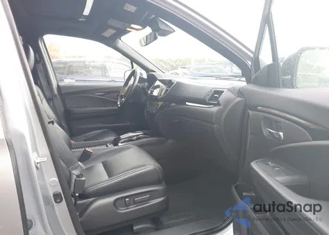 2019 Honda Passport Touring z USA, uszkodzony, nr VIN 5FNYF8H99KB011697